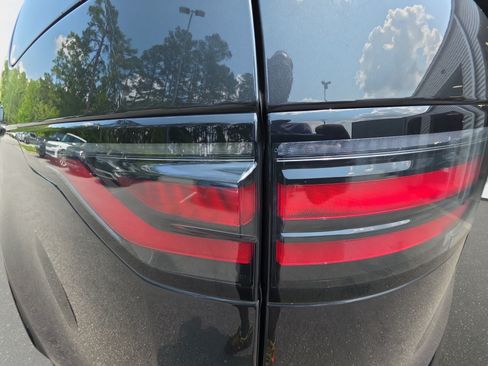 Certified 2025 Land Rover Discovery Dynamic SE AWD/4WD image 35