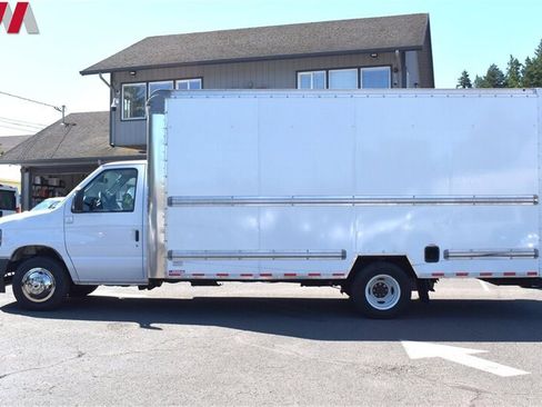 Used 2022 Ford E-350 and Econoline 350 Super Duty RWD image 9