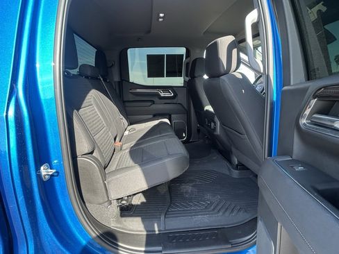 Used 2023 Chevrolet Silverado 1500 LT Trail Boss w/ LPO, Dark Essentials Package image 18