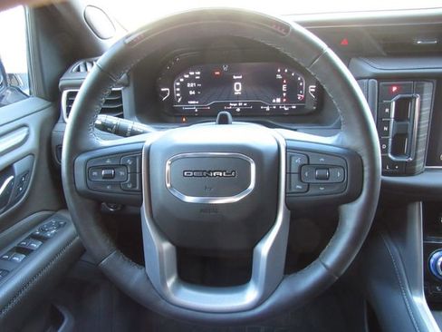 Used 2023 GMC Yukon Denali w/ Denali Reserve Package AWD/4WD image 27