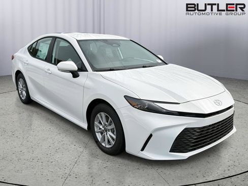 New 2026 Toyota Camry LE FWD image 8