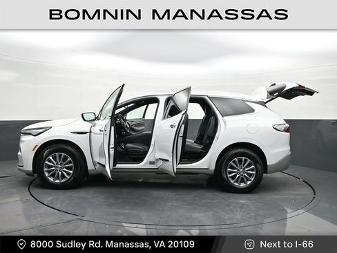 Used 2023 Buick Enclave Essence image 40