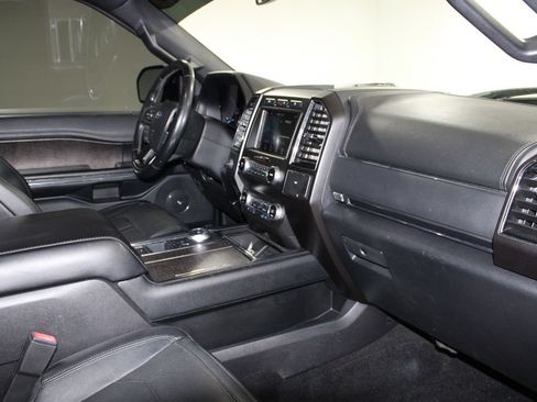 Used 2019 Ford Expedition Limited w/ Equipment Group 301A RWD image 23