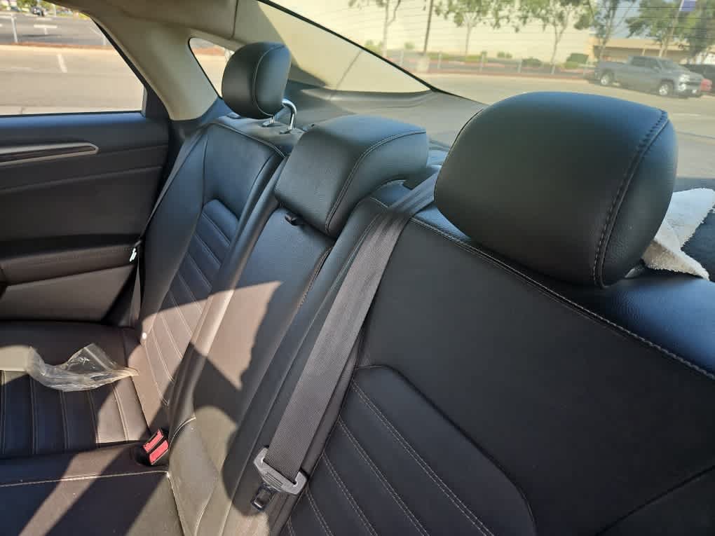 Used 2013 Ford Fusion SE FWD image 12