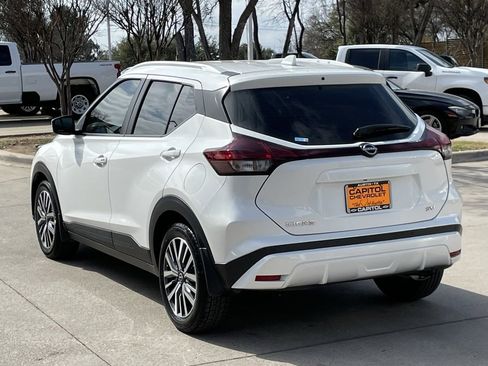 Used 2023 Nissan Kicks SV image 4