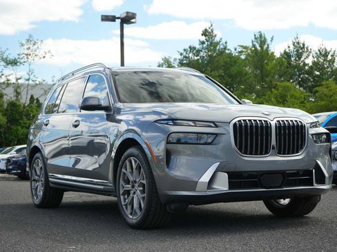 Used 2023 BMW X7 xDrive40i AWD/4WD image 1