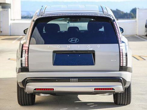 New 2026 Hyundai Ioniq 9 SEL image 7