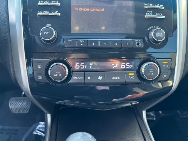 Used 2013 Nissan Altima 3.5 SL FWD image 22