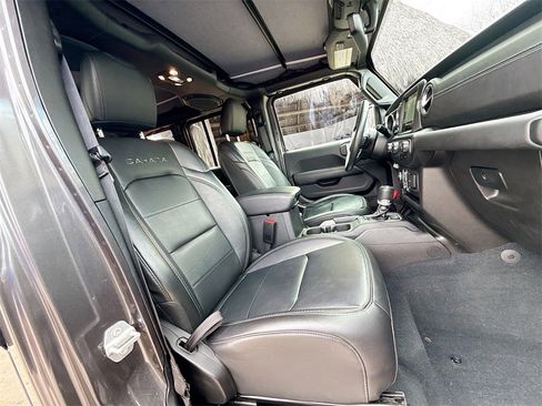 Used 2022 Jeep Wrangler Unlimited Sahara image 32