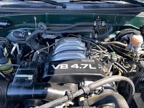 Used 2002 Toyota Sequoia SR5 RWD image 32