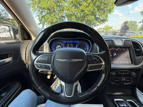 Used 2019 Chrysler 300 Touring w/ Sport Appearance Package RWD image 22