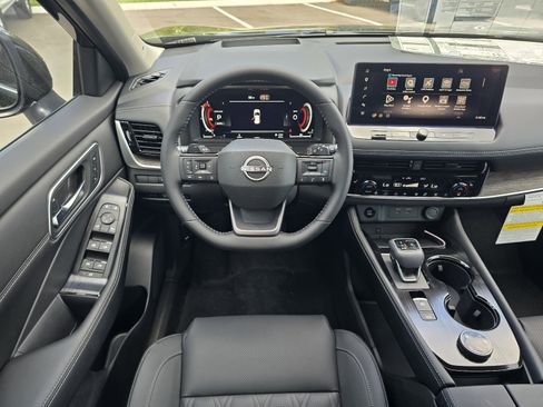 New 2026 Nissan Rogue Platinum AWD/4WD image 13