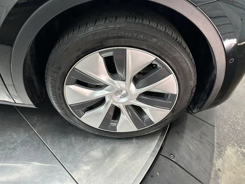 Used 2021 Tesla Model Y Long Range AWD/4WD image 9