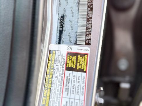 Used 2018 Toyota Camry XSE FWD image 32