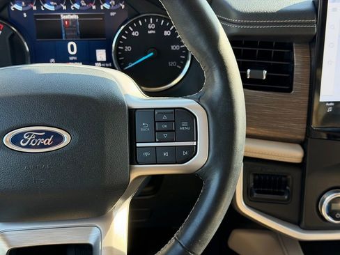 Used 2024 Ford Expedition Limited image 32