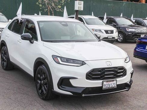 Used 2024 Honda HR-V Sport image 3