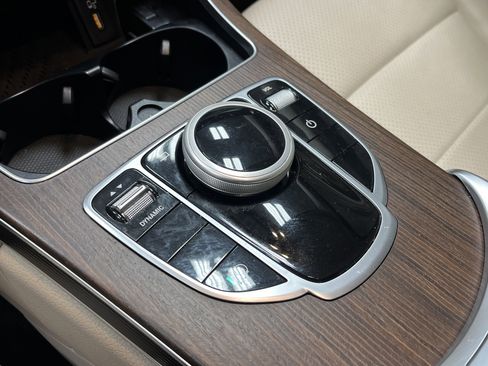 Used 2021 Mercedes-Benz C 300 4MATIC Sedan image 36