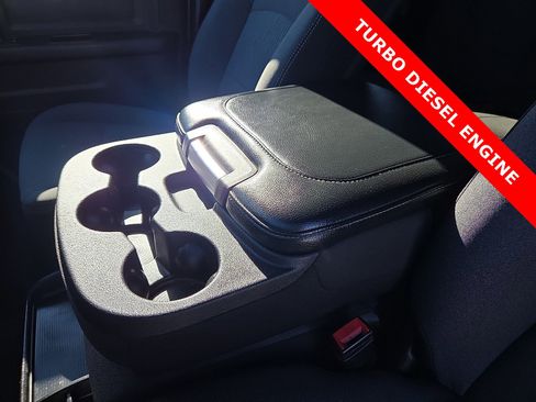 Used 2024 RAM 3500 Tradesman w/ Chrome Appearance Group image 25