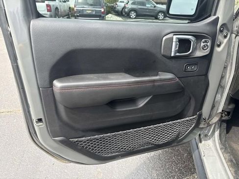 Used 2019 Jeep Wrangler Unlimited Rubicon w/ Advanced Safety Group AWD/4WD image 11