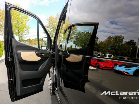 Used 2023 Mercedes-Benz Sprinter 3500 image 8