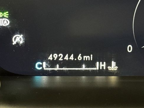 Used 2022 Lincoln Nautilus Black Label w/ Class II Trailer Tow Package image 6