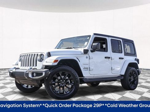 Used 2022 Jeep Wrangler Unlimited Sahara w/ Cold Weather Group AWD/4WD image 2