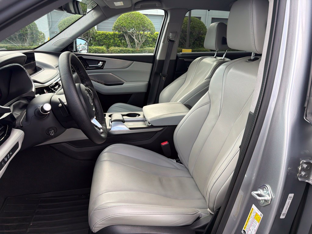 Used 2023 Acura MDX w/ Technology Package FWD image 11
