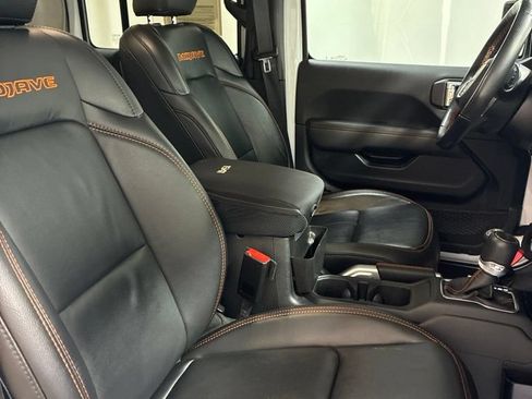 Used 2021 Jeep Gladiator Mojave w/ Cold Weather Group AWD/4WD image 28