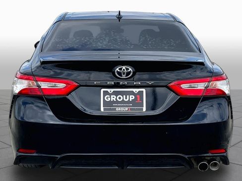 Used 2020 Toyota Camry SE FWD image 5