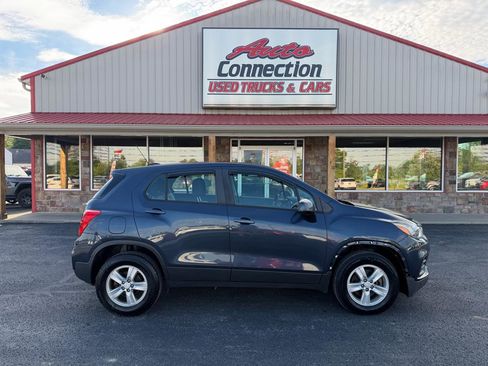 Used 2018 Chevrolet Trax LS AWD/4WD image 3