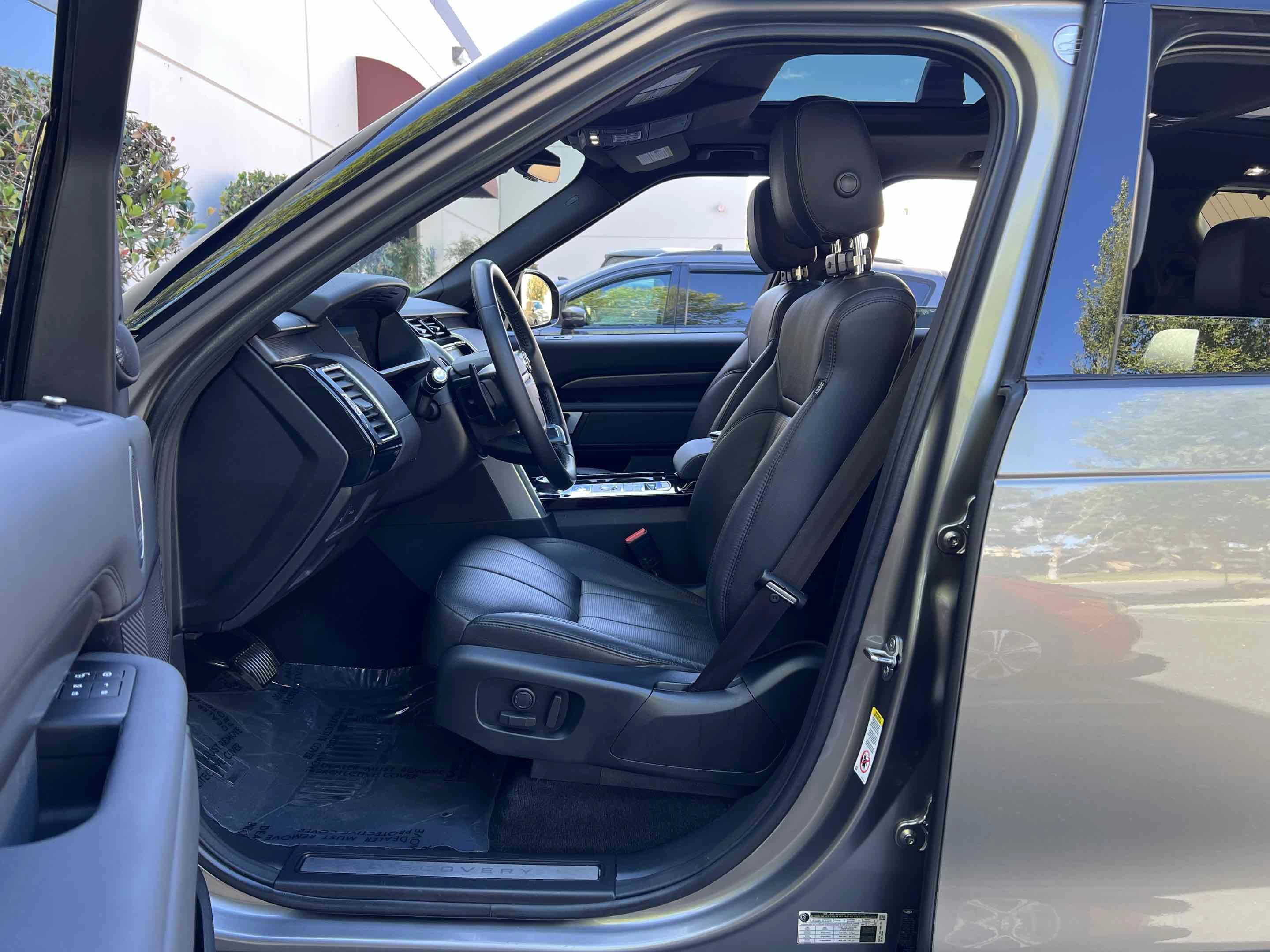 Used 2018 Land Rover Discovery HSE AWD/4WD image 35