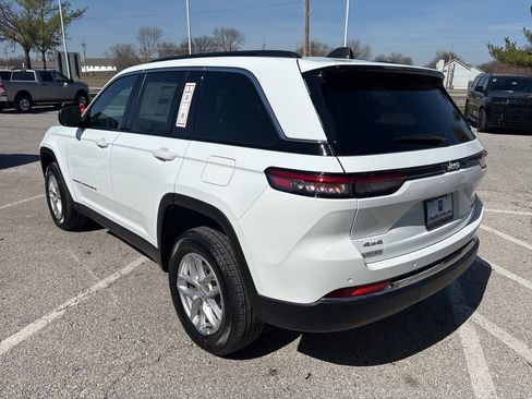 New 2026 Jeep Grand Cherokee Laredo AWD/4WD image 19