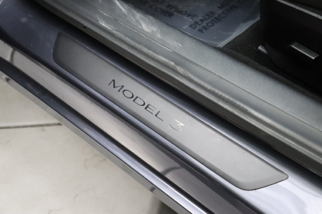 Used 2023 Tesla Model 3 Standard Range RWD image 19