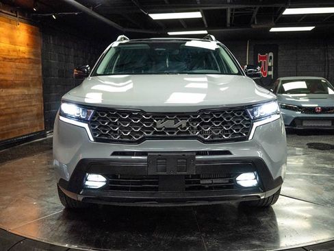 Used 2023 Kia Sorento X-Line EX image 4