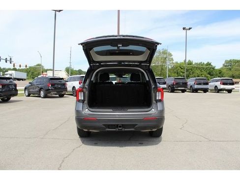 Used 2025 Ford Explorer Active AWD/4WD image 15