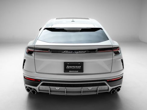 Used 2020 Lamborghini Urus AWD/4WD image 25