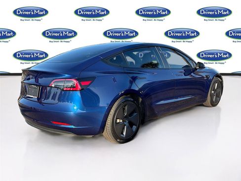 Used 2021 Tesla Model 3 Standard Range Plus image 8
