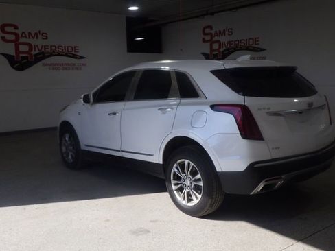 Used 2020 Cadillac XT5 Premium Luxury AWD/4WD image 2