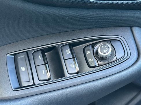 Used 2023 Subaru Outback Premium image 12