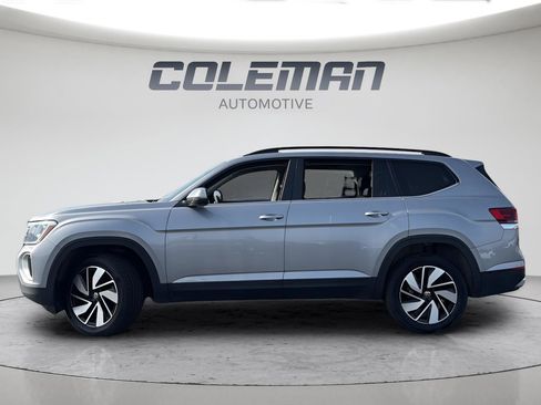 Used 2024 Volkswagen Atlas SE image 2