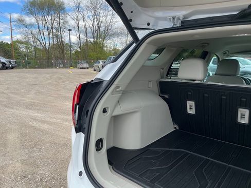 Used 2023 GMC Terrain Denali w/ LPO, Floor Liner Package AWD/4WD image 10
