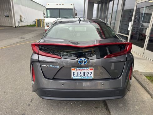 Used 2019 Toyota Prius Prime Advanced image 11