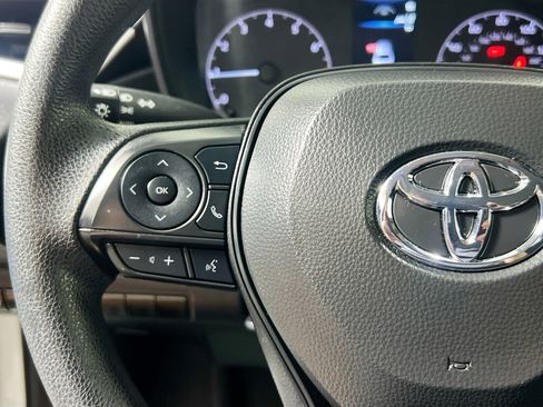 Used 2025 Toyota Corolla LE FWD image 18