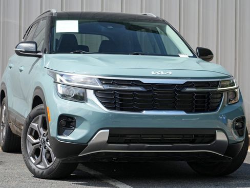 Used 2024 Kia Seltos S AWD/4WD image 2