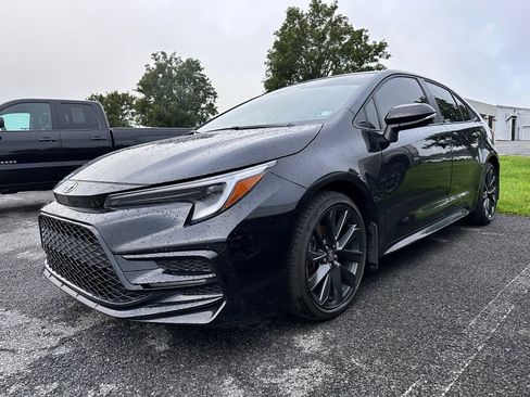 Used 2025 Toyota Corolla SE FWD image 2