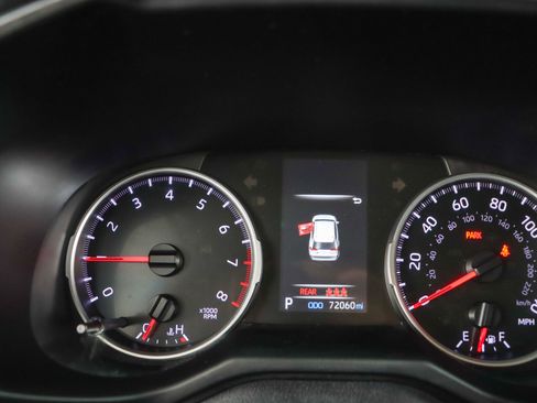 Used 2021 Toyota RAV4 LE image 15