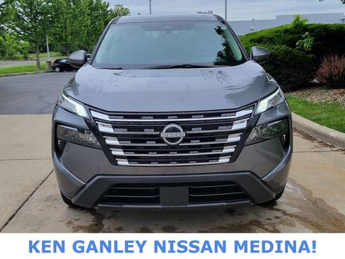 Certified 2026 Nissan Rogue SV AWD/4WD image 8