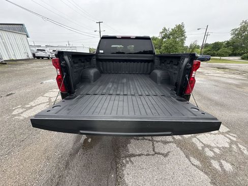 Used 2023 Chevrolet Silverado 1500 LT AWD/4WD image 19