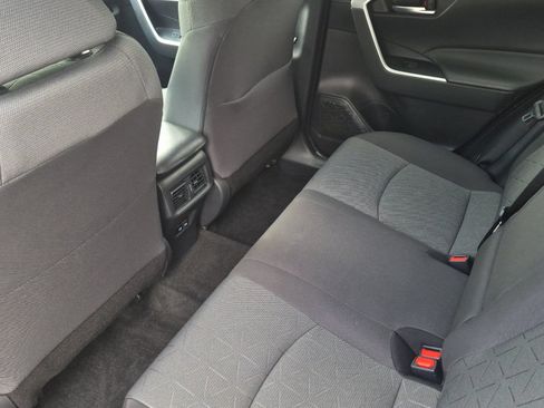 Certified 2022 Toyota RAV4 XLE FWD image 11