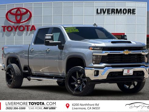 Used 2024 Chevrolet Silverado 2500 LT w/ Convenience Package AWD/4WD image 1